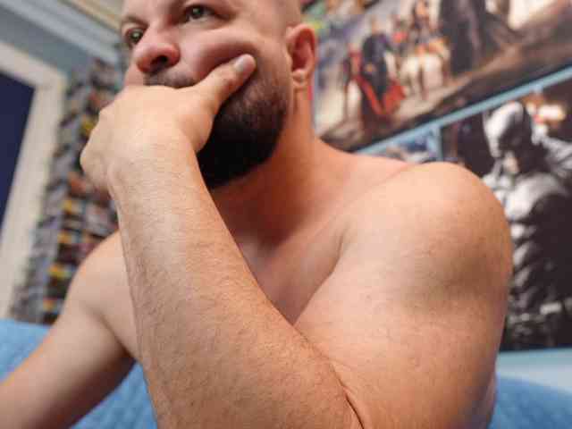 MuscularBear Live Webcam on BongaCams