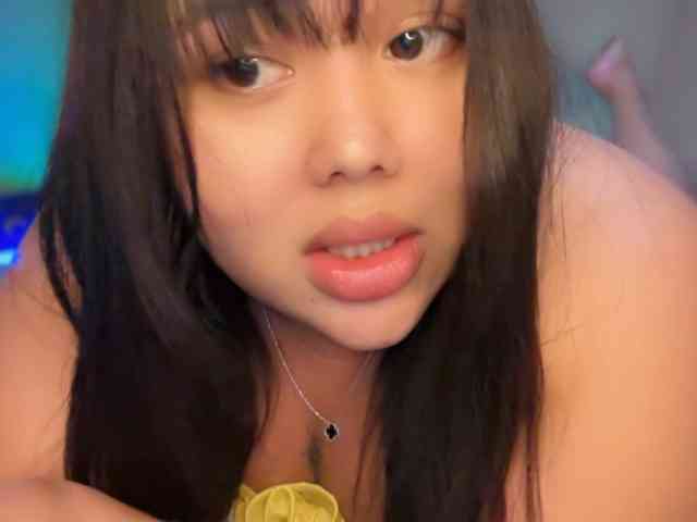 hollyCum webcam
