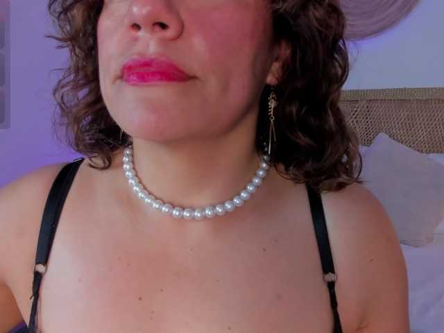 gipsela-gomez live cam on BongaCams