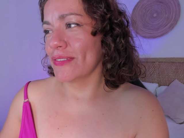 gipsela-gomez live cam on BongaCams
