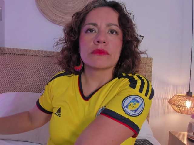 gipsela-gomez live cam on BongaCams