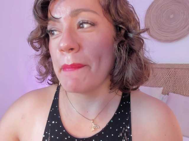 gipsela-gomez live cam on BongaCams