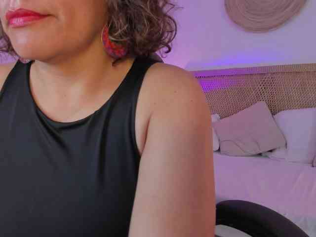 gipsela-gomez Live Webcam on BongaCams