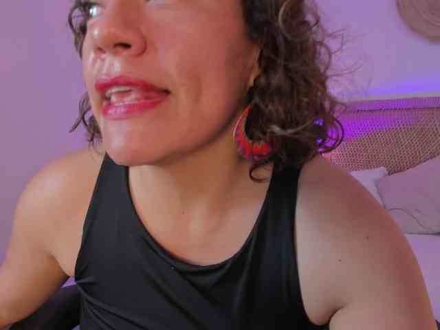 gipsela-gomez Live Webcam on BongaCams