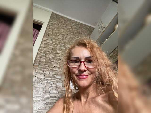 go to chat with Ritia