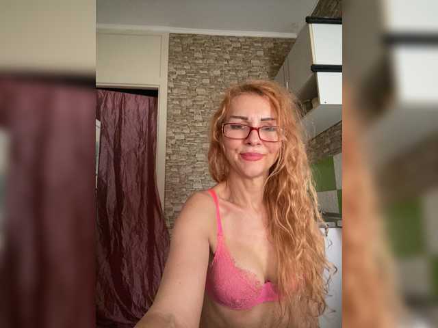 Ritia live cam on BongaCams