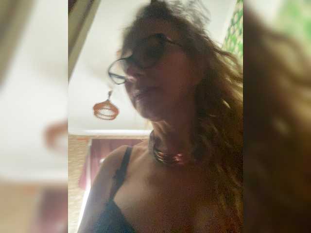 Ritia live cam on BongaCams
