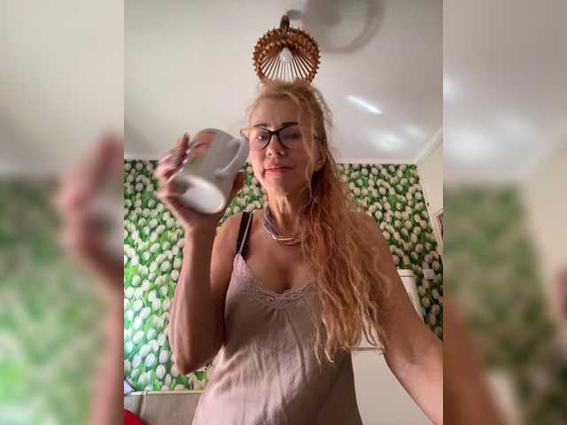 Ritia live cam on BongaCams