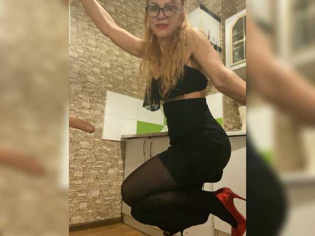 Ritia's BongaCams show and profile