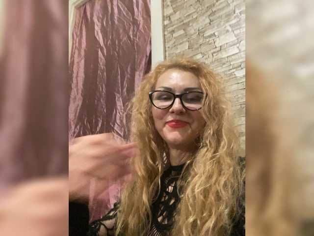 Ritia's BongaCams show and profile