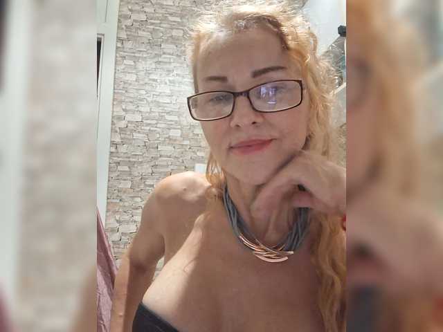 Ritia live webcam show