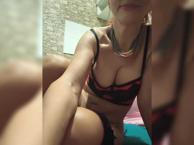 Ritia live cam on BongaCams