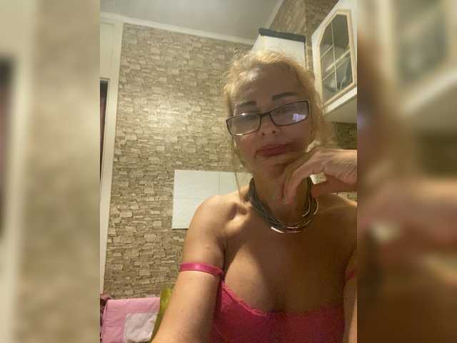 Ritia live cam on BongaCams