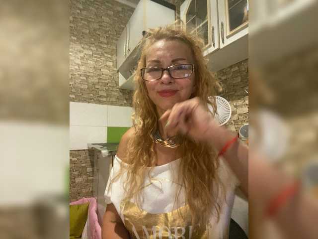 Ritia live webcam show