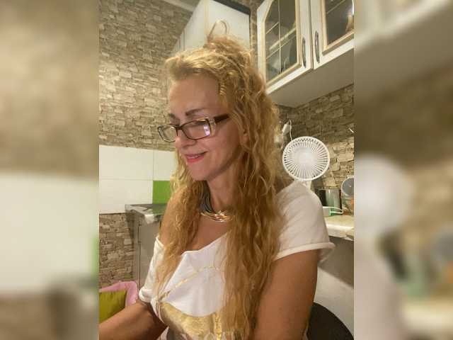 Ritia live cam on BongaCams