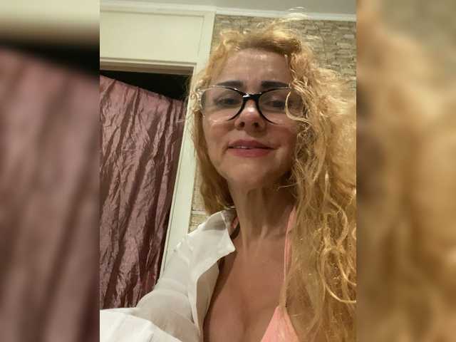 Ritia live cam on BongaCams
