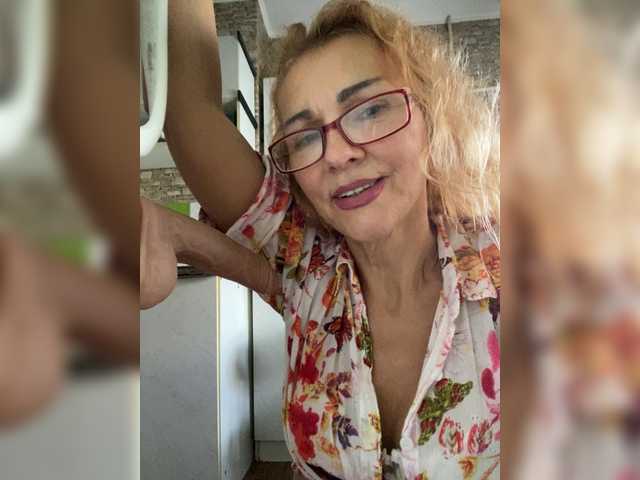 Ritia live cam on BongaCams