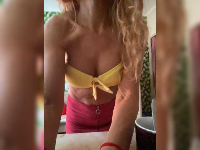 Ritia live cam on BongaCams