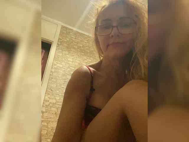 Ritia Sex Cam Show