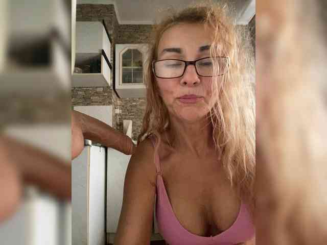 Ritia Sex Cam Show