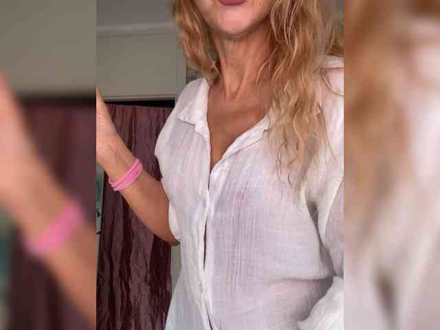 Ritia Sex Cam Show