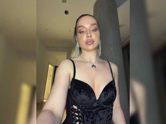  MistressX555 chat room