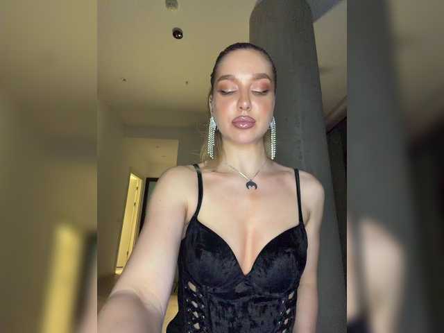  MistressX555 chat room