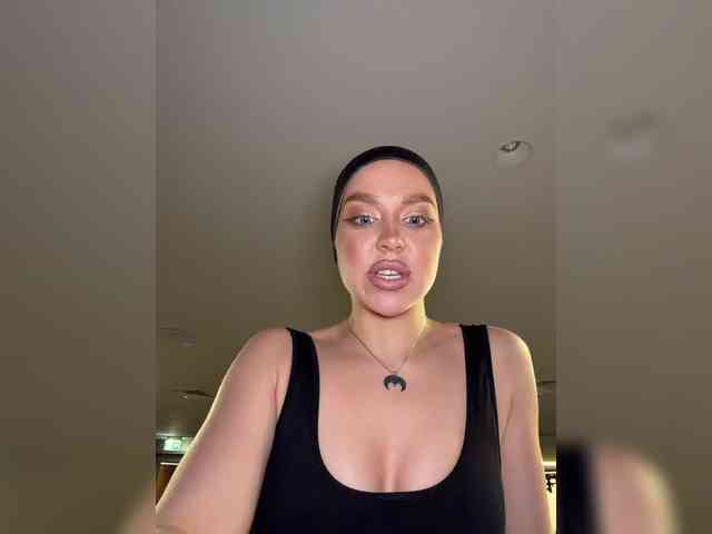 MistressX555 webcam