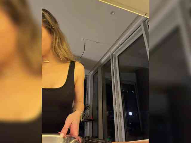 MistressX555 webcam