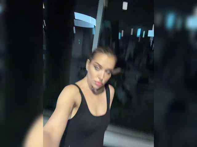 MistressX555 webcam