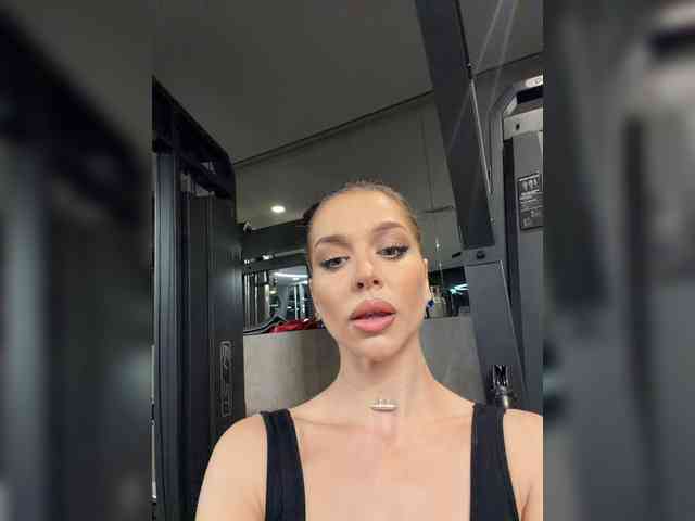 MistressX555 webcam