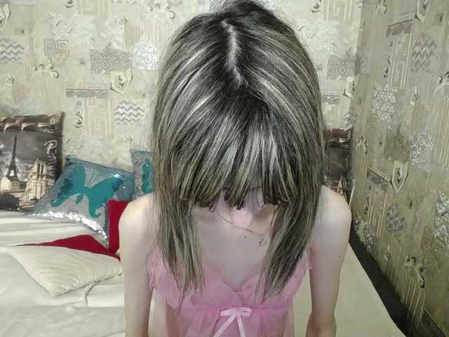 Unusual-G live cam on BongaCams