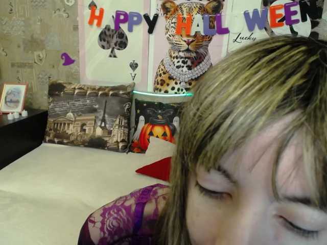 Unusual-G live cam on BongaCams