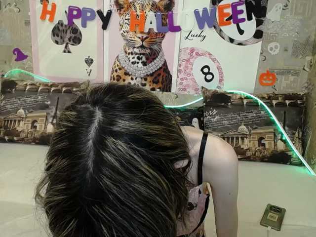 Unusual-G live cam on BongaCams