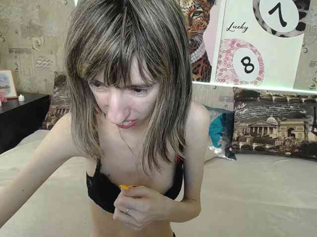 Unusual-G webcam