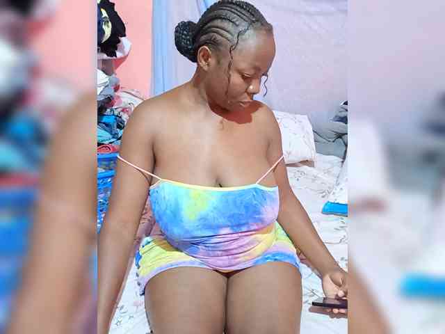Boobyqueena webcam