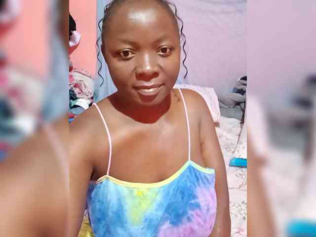Boobyqueena webcam