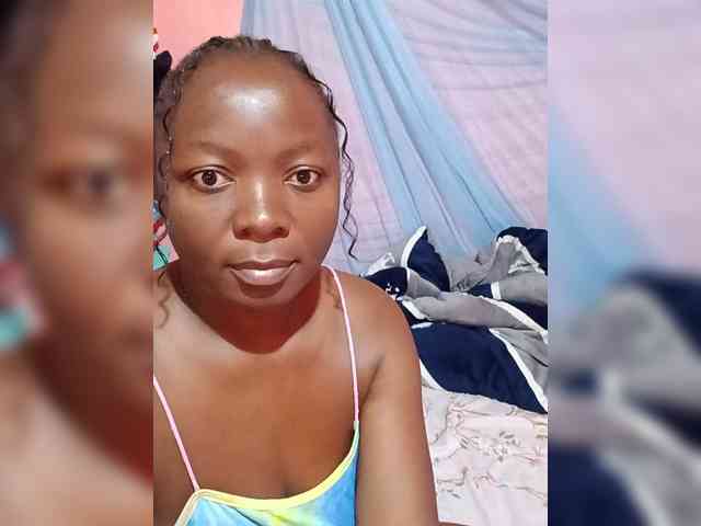 Boobyqueena webcam