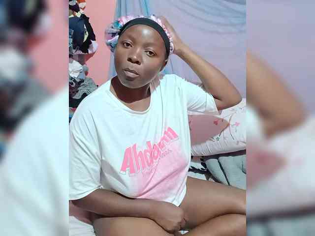 Boobyqueena webcam
