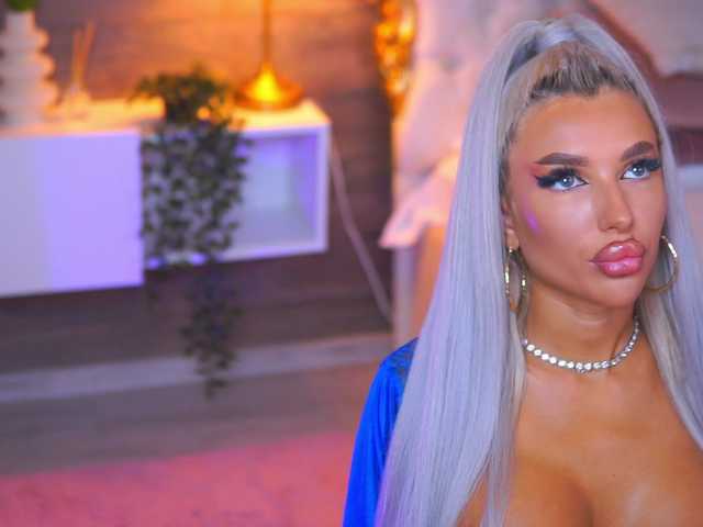 JuicyJessye live cam on BongaCams