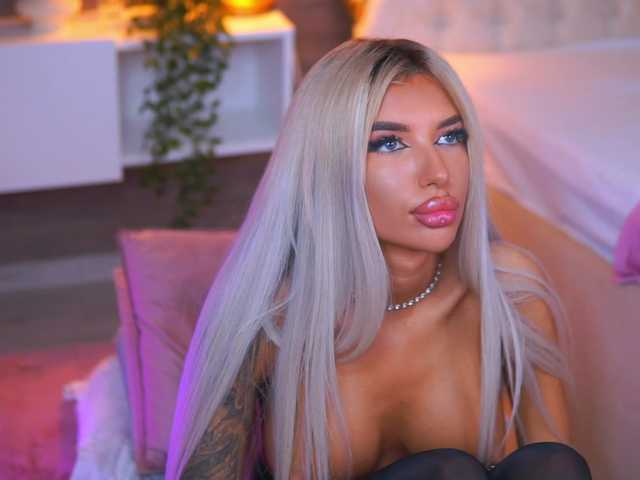 JuicyJessye live cam on BongaCams