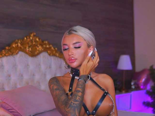 JuicyJessye live cam on BongaCams