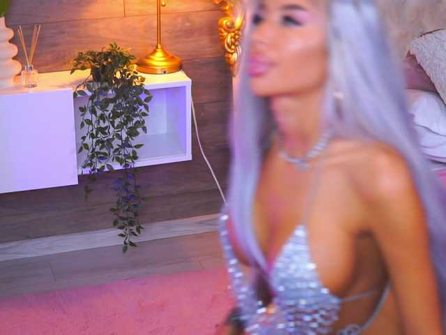 JuicyJessye live cam on BongaCams