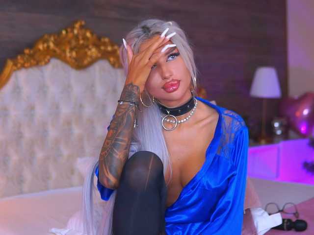 JuicyJessye live cam on BongaCams