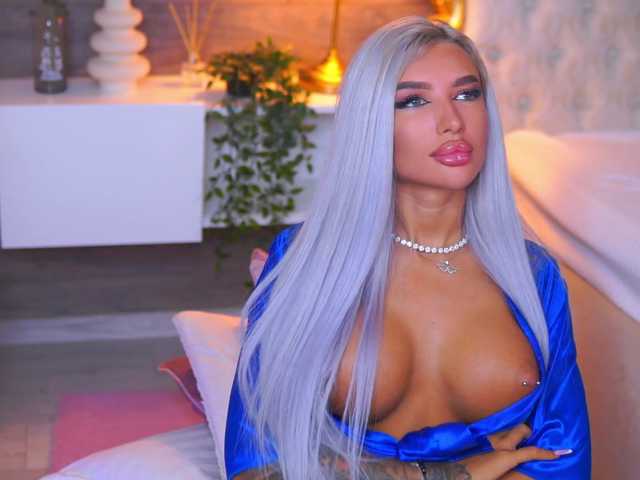 JuicyJessye live cam on BongaCams