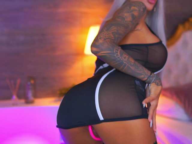 JuicyJessye live cam on BongaCams