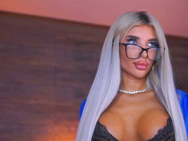 juicyjessye cam belle