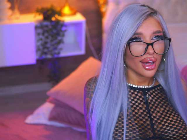 JuicyJessye live cam on BongaCams