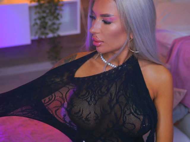 JuicyJessye live cam on BongaCams