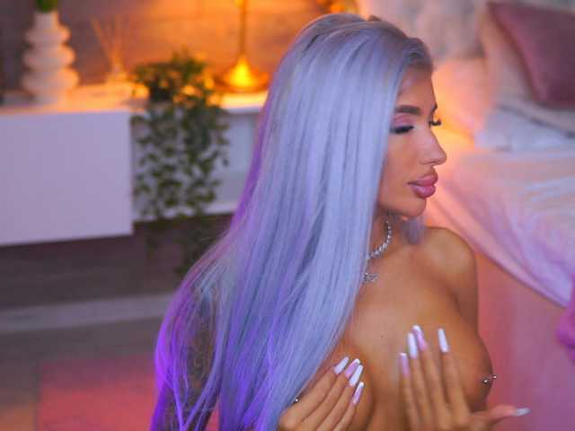 JuicyJessye live cam on BongaCams